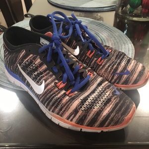 Nike free runs size 7